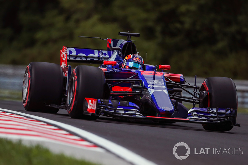 2017 год. За рулем болида Toro Rosso STR12 в пятничной тренировке