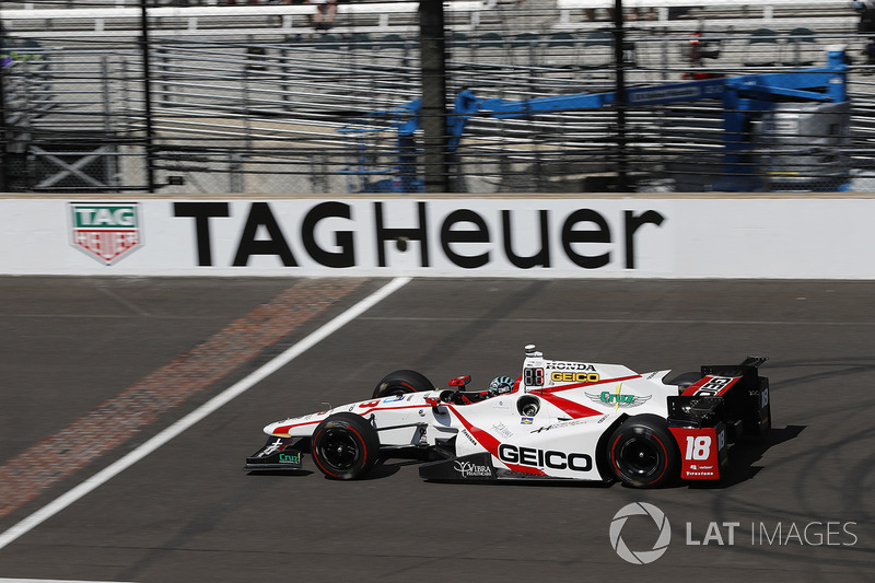 Crash: James Davison, Dale Coyne Racing, Honda