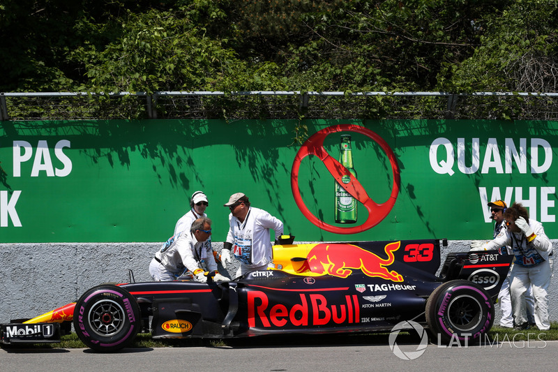 No Canadá, Verstappen vinha com o segundo lugar, mas abandonou logo no início, com problemas mecânicos.