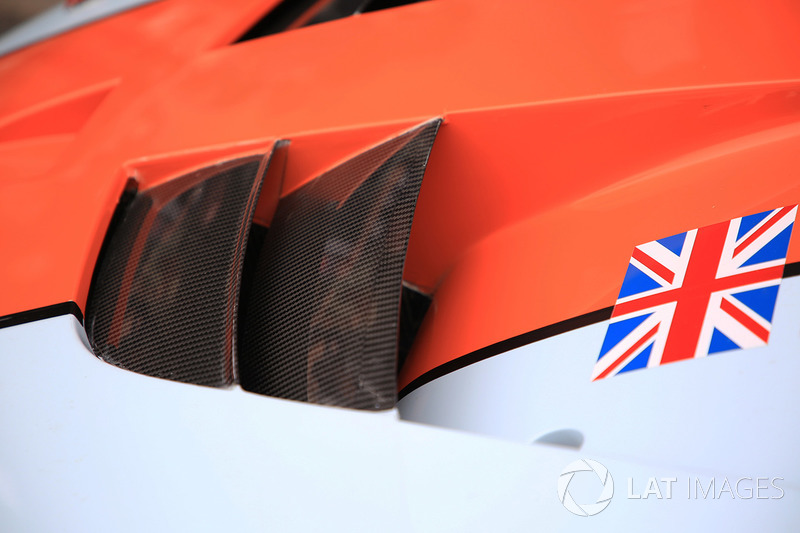 #86 Gulf Racing Porsche 911 RSR detail