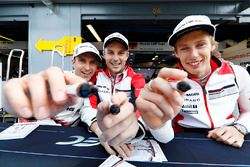 Timo Bernhard, Earl Bamber, Brendon Hartley, Porsche Team