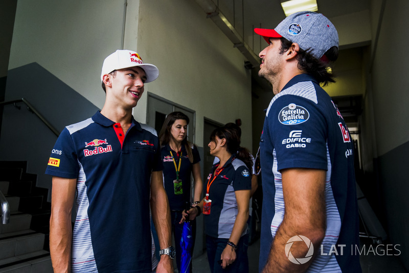Pierre Gasly, Scuderia Toro Rosso, Carlos Sainz Jr., Scuderia Toro Rosso