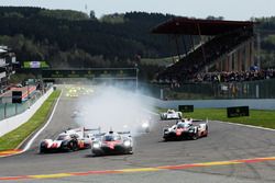 Départ : #1 Porsche Team Porsche 919 Hybrid: Neel Jani, Andre Lotterer, Nick Tandy en tête