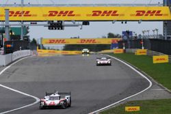 #2 Porsche Team Porsche 919 Hybrid: Timo Bernhard, Earl Bamber, Brendon Hartley