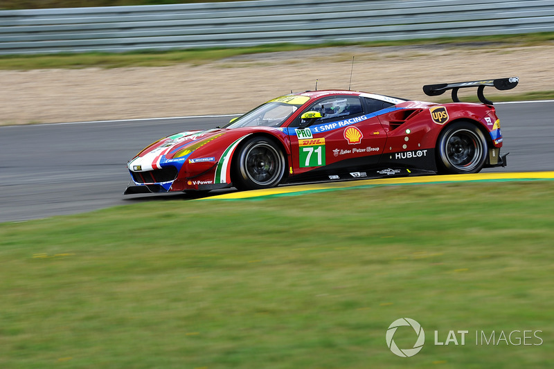 #71 AF Corse Ferrari 488 GTE: Davide Rigon, Toni Vilander