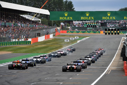 The aborted first start of the race