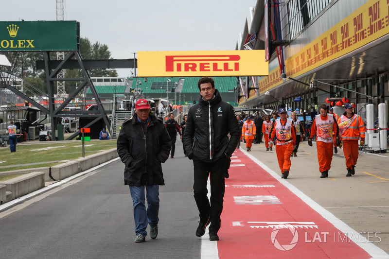 Niki Lauda, Mercedes AMG F1 Presidente no ejecutivo y Toto Wolff, Mercedes AMG F1 Director de Motors