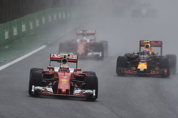 Kimi Raikkonen, Ferrari SF16-H, Max Verstappen, Red Bull Racing RB12, Sebastian Vettel, Ferrari SF16-H