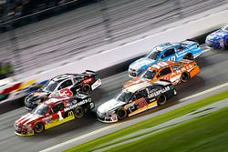 Jamie McMurray, Chip Ganassi Racing Chevrolet; Ryan Newman, Richard Childress Racing Chevrolet, Carl