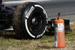 De Scuderia Toro Rosso STR11 van Max Verstappen gestopt op het circuit