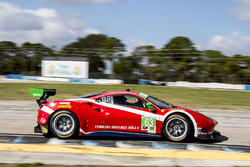 #63 Scuderia Corsa Ferrari 488 GTD: Christina Nielsen, Alessandro Balzan, Jeff Segal