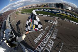 Brad Keselowski, Team Penske Ford takes the win