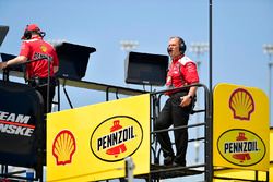 Joey Logano, Team Penske, Ford Fusion Shell Pennzoil, Todd Gordon