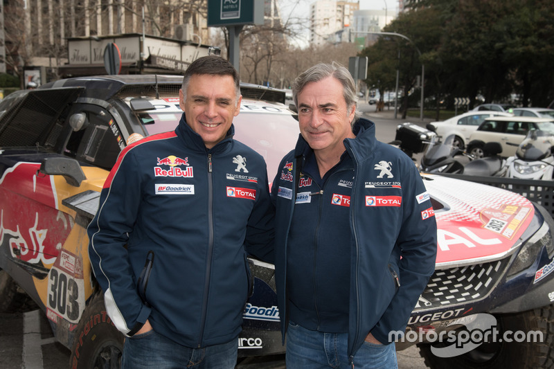 Carlos Sainz, Lucas Cruz, Peugeot Sport in the streets of Madrid