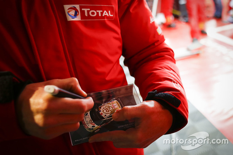 Citroën World Rally Team area atmosphere