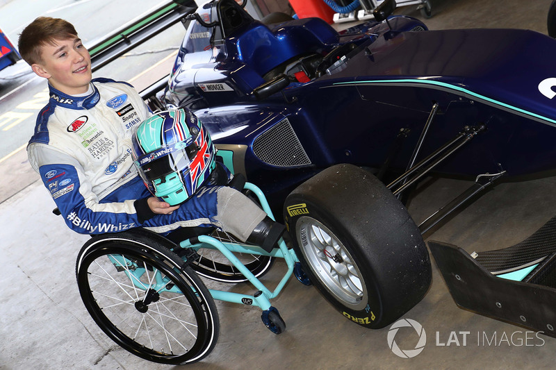 Billy Monger fait son retour en monoplace au volant d'une Carlin de British F3