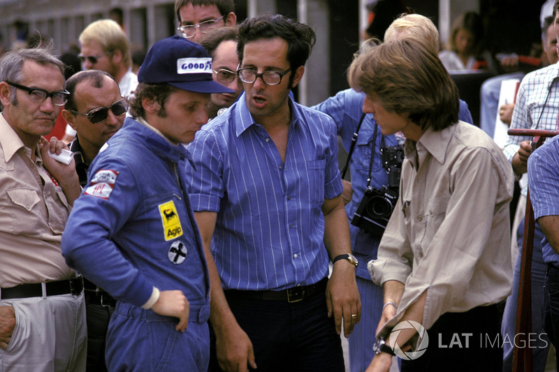 Niki Lauda, Ferrari, parla con Mauro Forghieri, Ferrari Designer e Luca di Montezemolo, Team Manager Ferrari