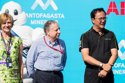 Jean Todt, presidente de la FIA con un miembro de TECHEETAH