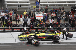Sébastien Bourdais, Dale Coyne Racing with Vasser-Sullivan Honda, pit stop