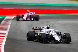 Sergey Sirotkin, Williams FW41, Esteban Ocon, Force India VJM11