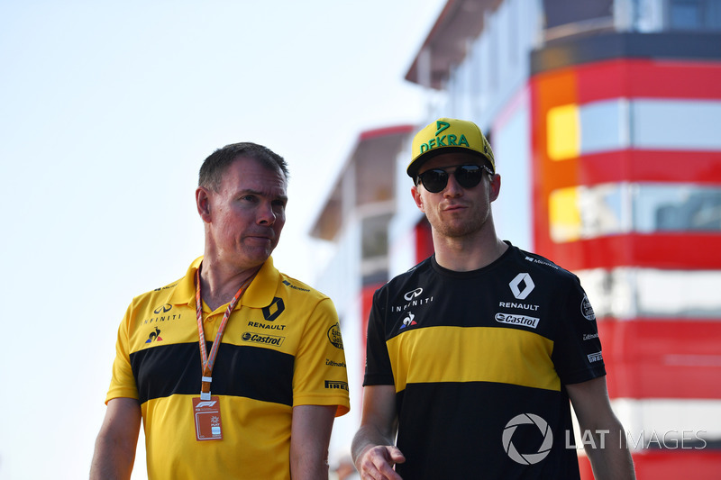 Alan Permane, Renault Sport F1 Team Race Engineer and Nico Hulkenberg, Renault Sport F1 Team