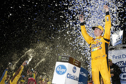 Race winner Kyle Busch, Joe Gibbs Racing Toyota