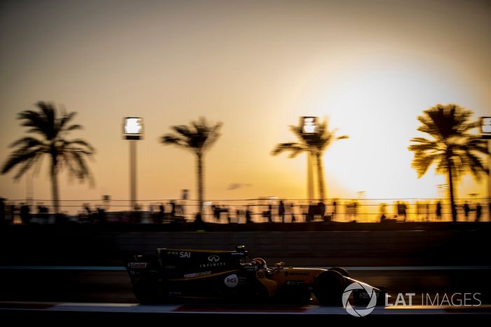 Carlos Sainz Jr., Renault Sport F1 Team RS17