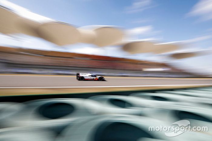 #1 Porsche Team Porsche 919 Hybrid: Neel Jani, Andre Lotterer, Nick Tandy