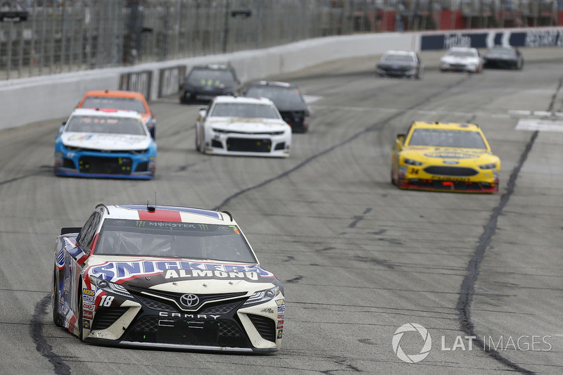 Kyle Busch, Joe Gibbs Racing, Snickers Almond Toyota Camry