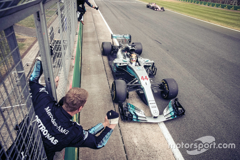 2017: Льюис Хэмилтон, Mercedes F1 W08 Hybrid