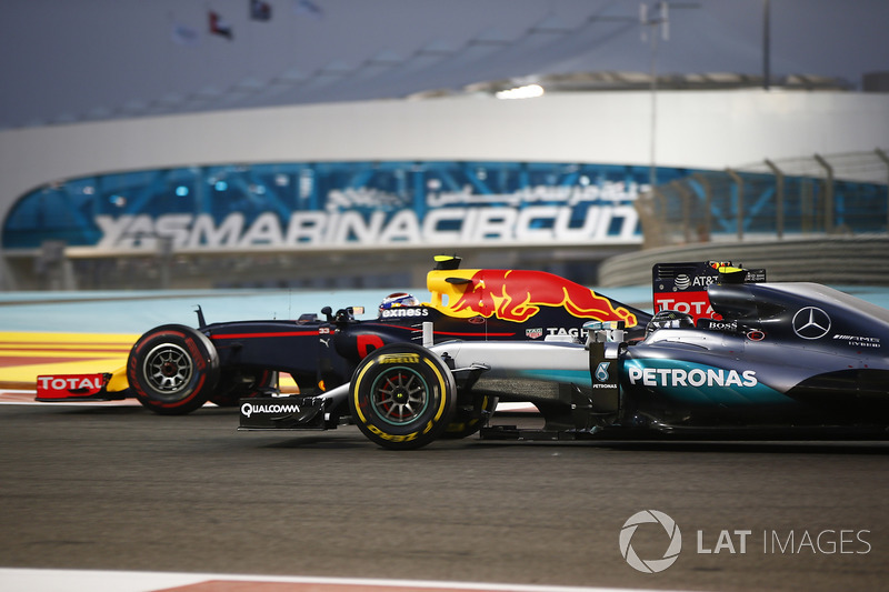 Max Verstappen, Red Bull Racing RB12, battles with Nico Rosberg, Mercedes F1 W07 Hybrid