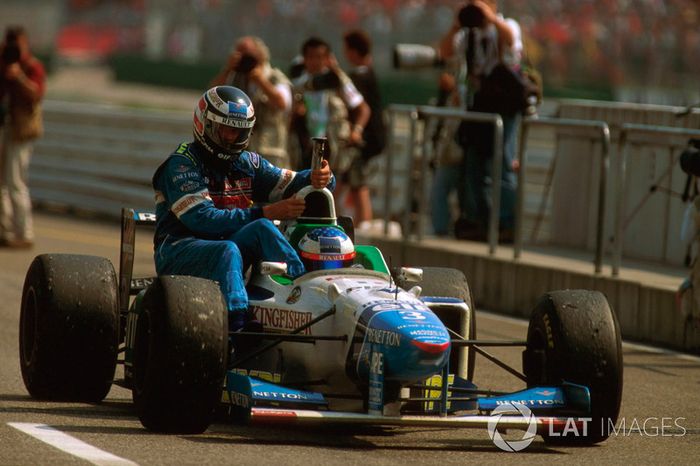Hockenheim 1996 : Jean Alesi (Benetton) lleva a Gerhard Berger (Benetton)
