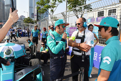 Luca Filippi, NIO Formula E Team, Ma Qinghua, NIO Formula E Team, on the grid