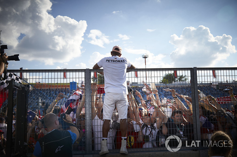 Lewis Hamilton, Mercedes AMG F1, meets fans