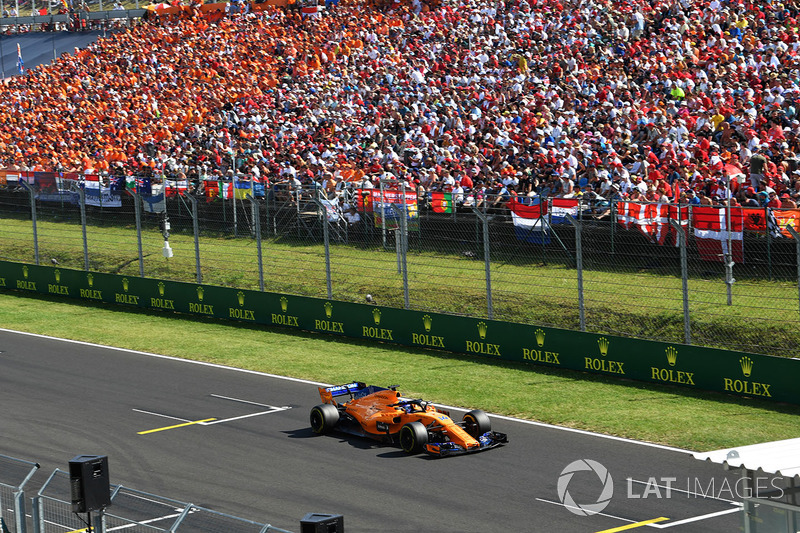 É o piloto que mais quilômetros da F1. Após o GP da Áustria, ele ultrapassou a marca de Michael Schumacher que tinha 81.394 km.