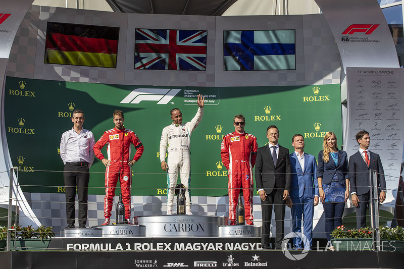 Podio: segundo lugar Sebastian Vettel, Ferrari, ganador de la carrera Lewis Hamilton, Mercedes-AMG F1 y tercer lugar Kimi Raikkonen, Ferrari