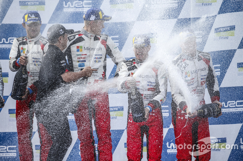 Podio: i vincitori Ott Tanak, Martin Järveoja, Toyota Yaris WRC, Toyota Gazoo Racing, al terzo posto Jari-Matti Latvala, Miikka Anttila, Toyota Yaris WRC, Toyota Gazoo Racing