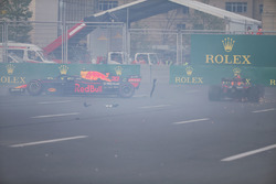 Max Verstappen, Red Bull Racing RB14 and Daniel Ricciardo, Red Bull Racing RB14 crash