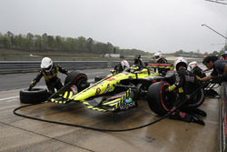 Sébastien Bourdais, Dale Coyne Racing with Vasser-Sullivan Honda, pit stop