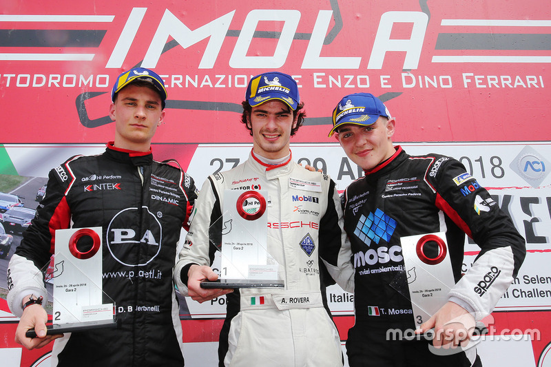 Podio Gara 2: il secondo classificato Diego Bertonelli, Dinamic Motorsport, il vincitore Alessio Rovera, Tsunami RT, il terzo classificato Tommaso Mosca, Tsunami RT