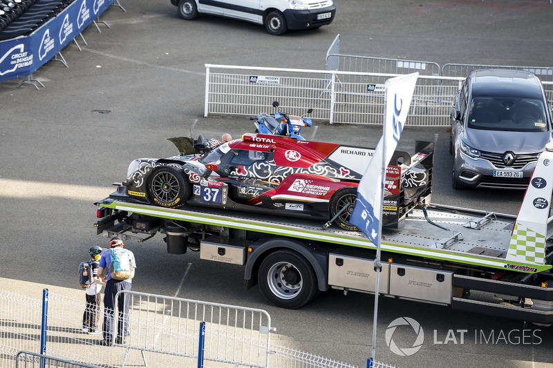 Разбитый автомобиль Oreca 07 Gibson (№37) команды Jackie Chan DC Racing