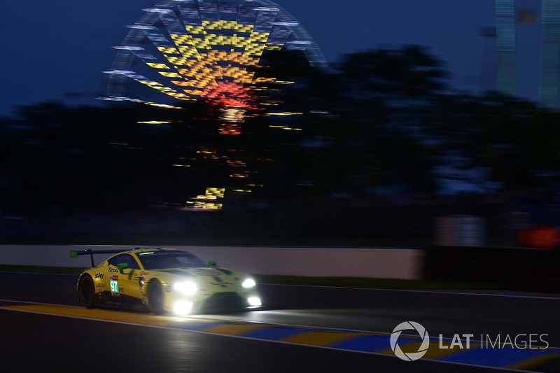 Алекс Линн, Максим Мартен, Джонатан Адам, Aston Martin Racing, Aston Martin Vantage AMR (№97)