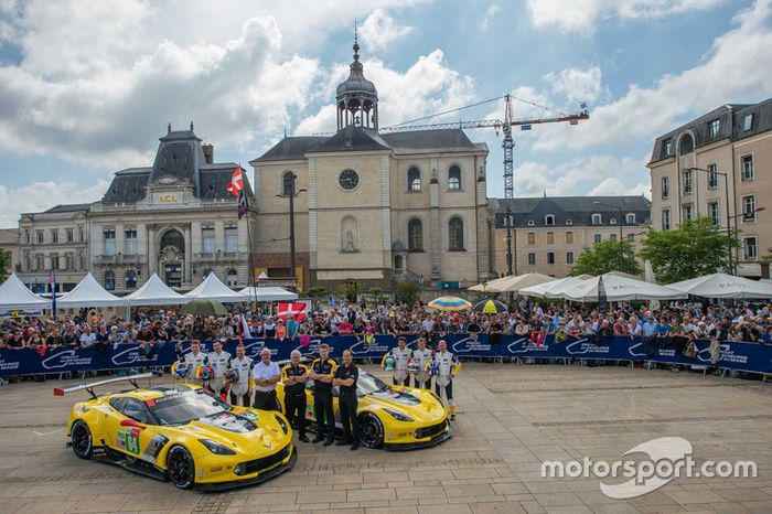 #63 Corvette Racing Chevrolet Corvette C7.R: Jan Magnussen, Antonio Garcia, Mike Rockenfeller, #64 Corvette Racing Chevrolet Corvette C7.R: Oliver Gavin, Tommy Milner, Marcel Fassler