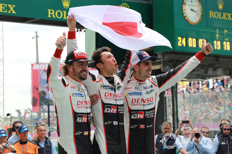Winners #8 Toyota Gazoo Racing Toyota TS050: Sébastien Buemi, Kazuki Nakajima, Fernando Alonso