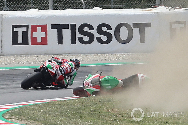 Авария: Алеш Эспаргаро, Aprilia Racing Team Gresini