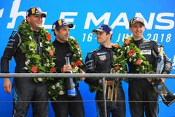 Podium LMGTE Am : les vainqueurs Christian Ried, Julien Andlauer, Matt Campbell, Proton Competition