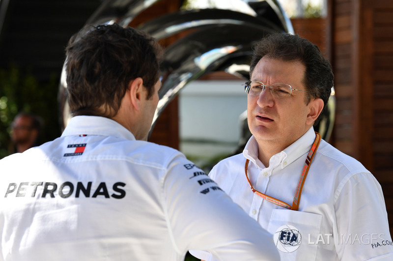 Toto Wolff, directeur de Mercedes, et Nicholas Tombazis, directeur de la commission monoplace de la FIA