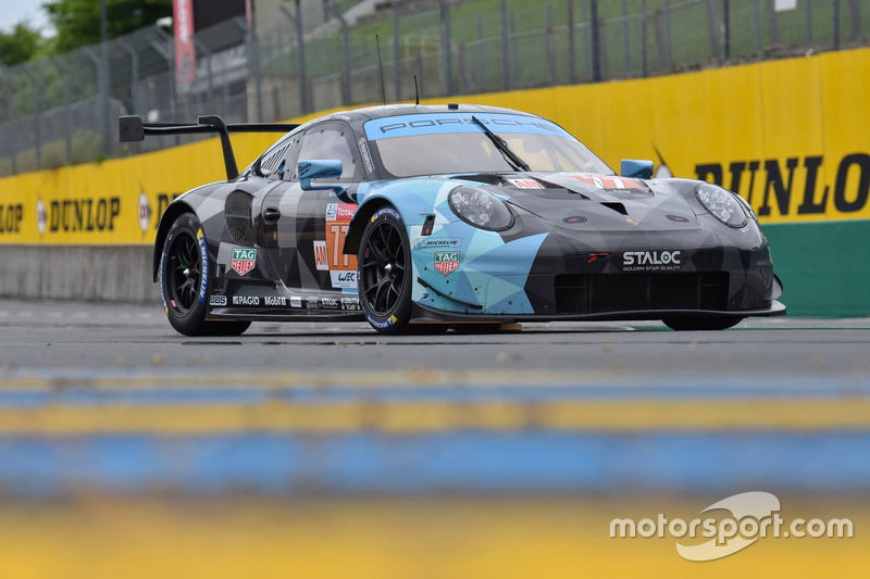 #77 Proton Competition Porsche 911 RSR