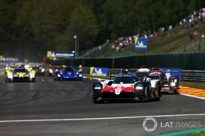 Start of the race #8 Toyota Gazoo Racing Toyota TS050: Sébastien Buemi, Kazuki Nakajima, Fernando Alonso leads