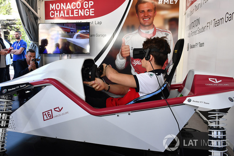 Charles Leclerc, Sauber menjajal VR di Monaco GP Challenge